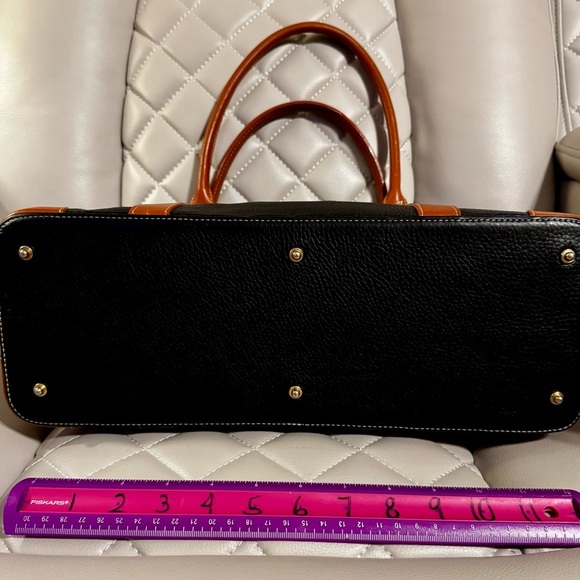 Dooney & Bourke Black and Tan Leather Bag - Picture 5 of 6